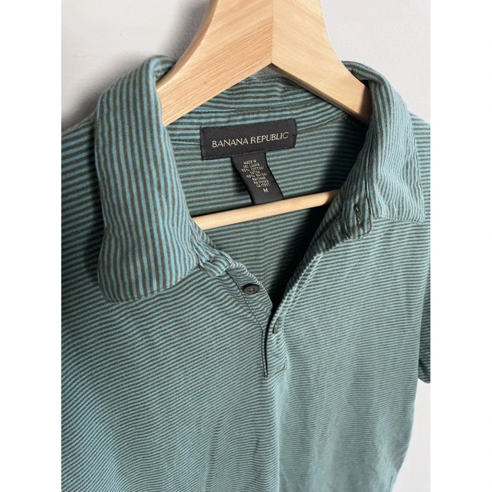 Banana Republic Mens Polo Shirt Medium Green Blue‎ Stripe Short Sleeve Cotton